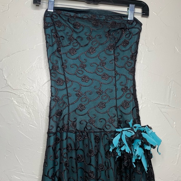 D-Tox New York Embroidered Lace Overlay Strapless Dress Turquoise and Bl… - Picture 4 of 10